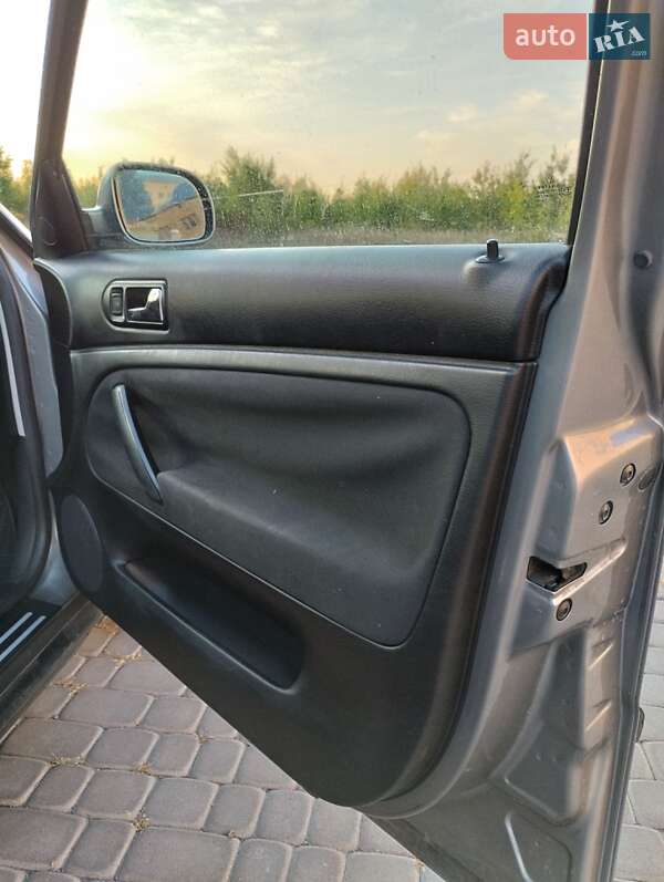 Универсал Volkswagen Passat 2001 в Теплике