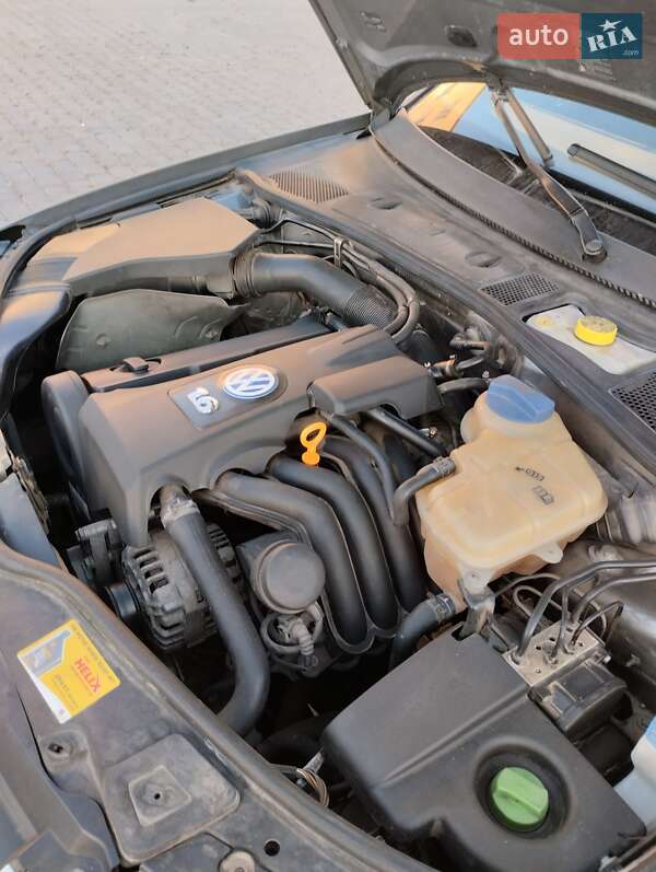 Универсал Volkswagen Passat 2001 в Теплике