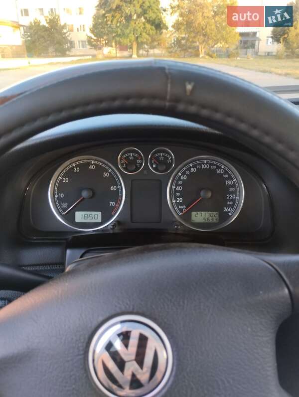 Универсал Volkswagen Passat 2001 в Теплике