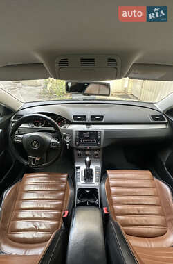 Универсал Volkswagen Passat 2011 в 