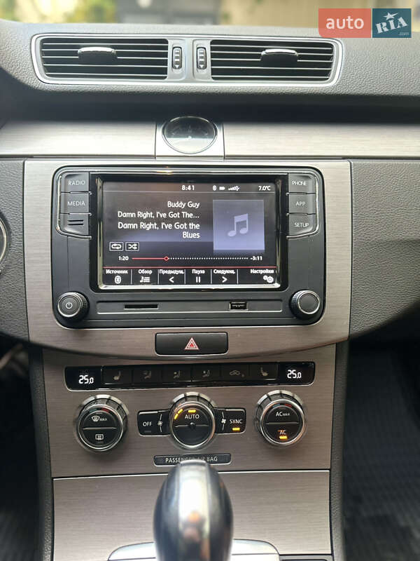 Универсал Volkswagen Passat 2011 в Тернополе