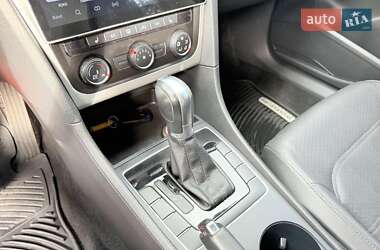 Седан Volkswagen Passat 2014 в 