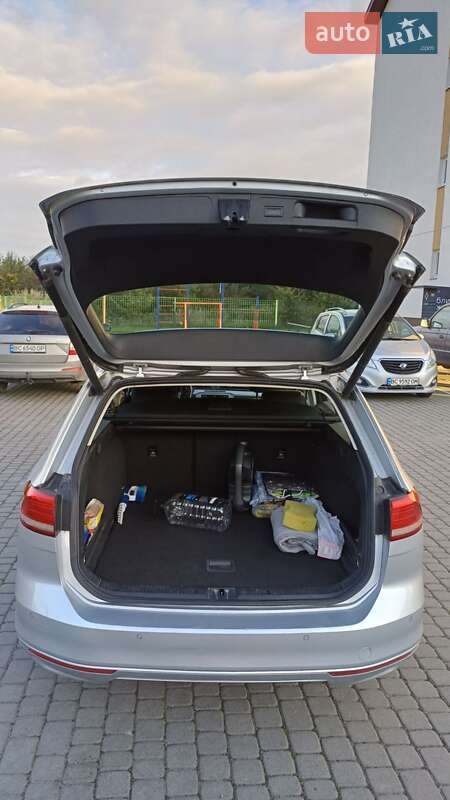 Универсал Volkswagen Passat 2015 в Львове