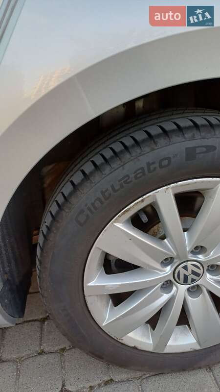 Универсал Volkswagen Passat 2015 в Львове