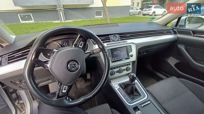 Универсал Volkswagen Passat 2015 в Львове