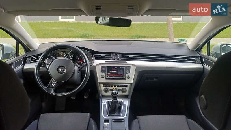 Универсал Volkswagen Passat 2015 в Львове