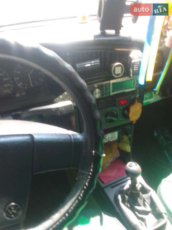 Седан Volkswagen Passat 1990 в Киеве