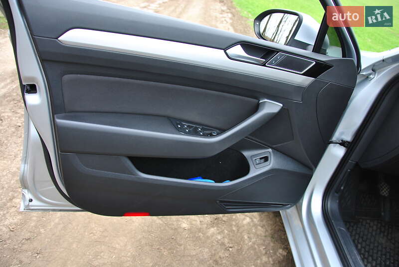 Седан Volkswagen Passat 2016 в Вінниці