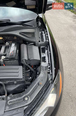 Седан Volkswagen Passat 2015 в 