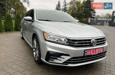 Седан Volkswagen Passat 2016 в Луцке