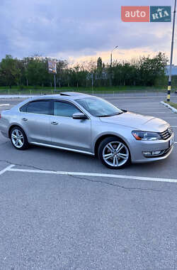 Седан Volkswagen Passat 2012 в Києві