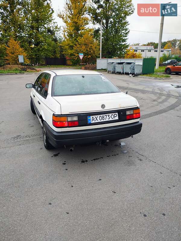 Седан Volkswagen Passat 1989 в Харкові