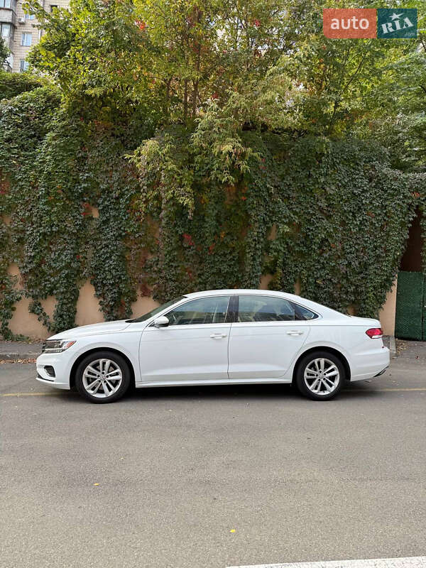 Седан Volkswagen Passat 2020 в Киеве