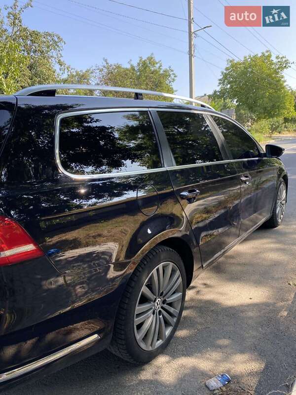 Універсал Volkswagen Passat 2011 в Вознесенську