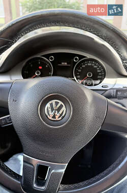 Седан Volkswagen Passat 2013 в 