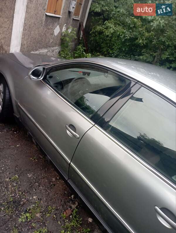 Седан Volkswagen Passat 2004 в 
