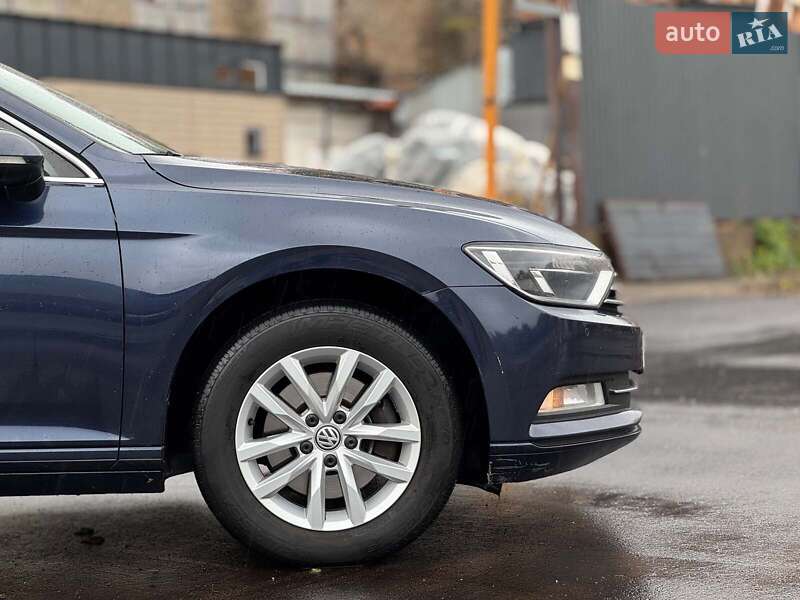 Универсал Volkswagen Passat 2015 в Киеве
