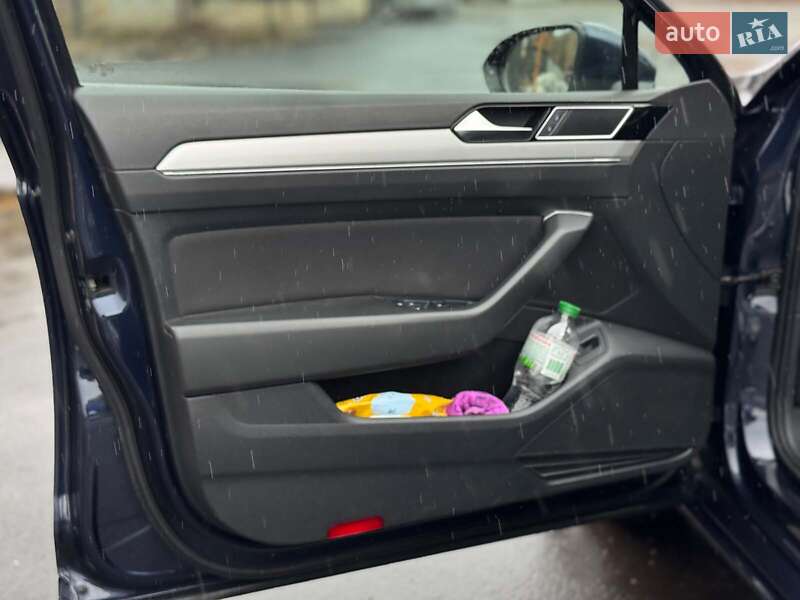 Универсал Volkswagen Passat 2015 в Киеве