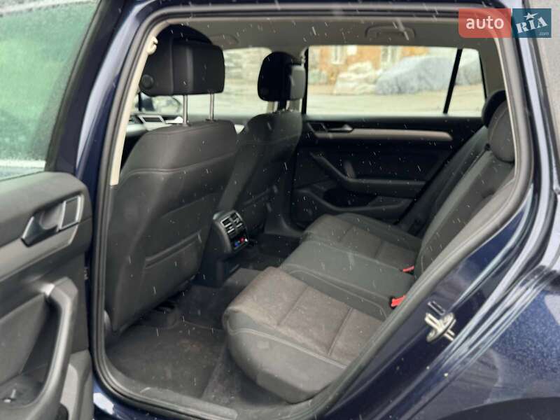 Универсал Volkswagen Passat 2015 в Киеве