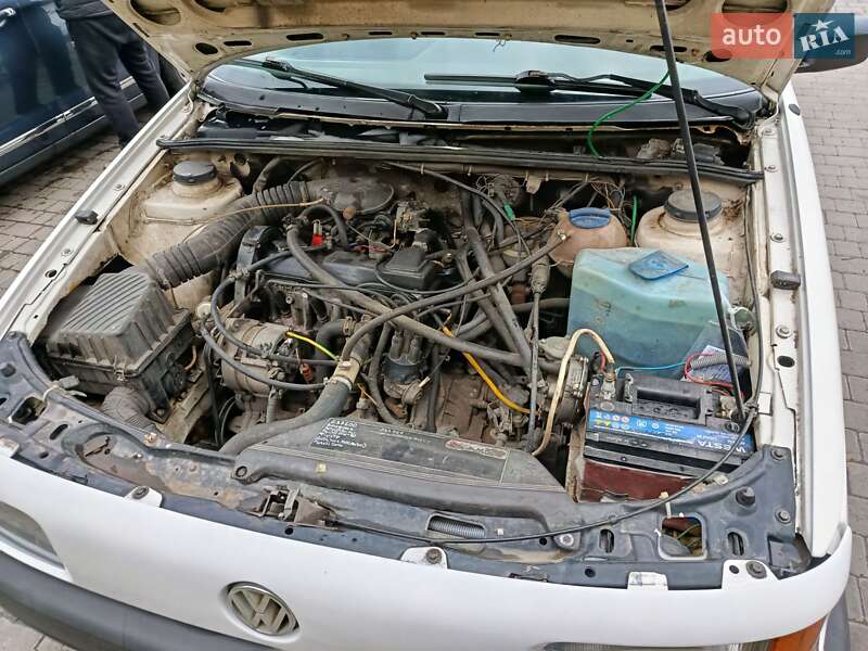 Універсал Volkswagen Passat 1989 в Чернівцях