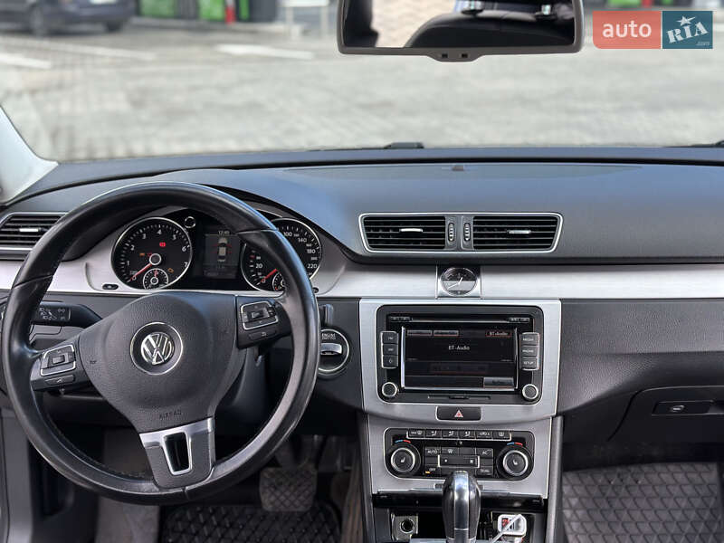 Седан Volkswagen Passat 2011 в Кременчуці