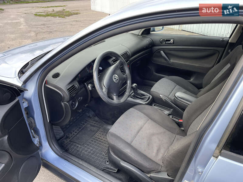 Седан Volkswagen Passat 1998 в Вінниці