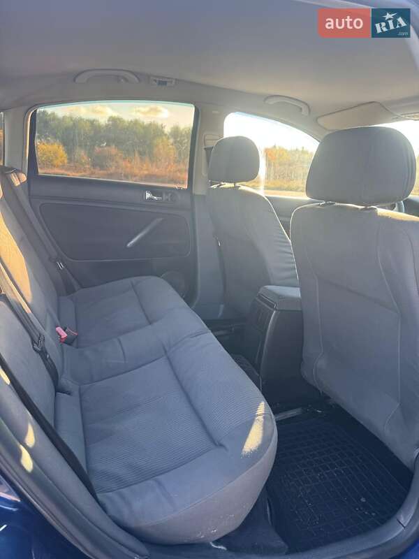 Седан Volkswagen Passat 2004 в Александровке фото 12 Седан Volkswagen Passat 2004 в Александровке