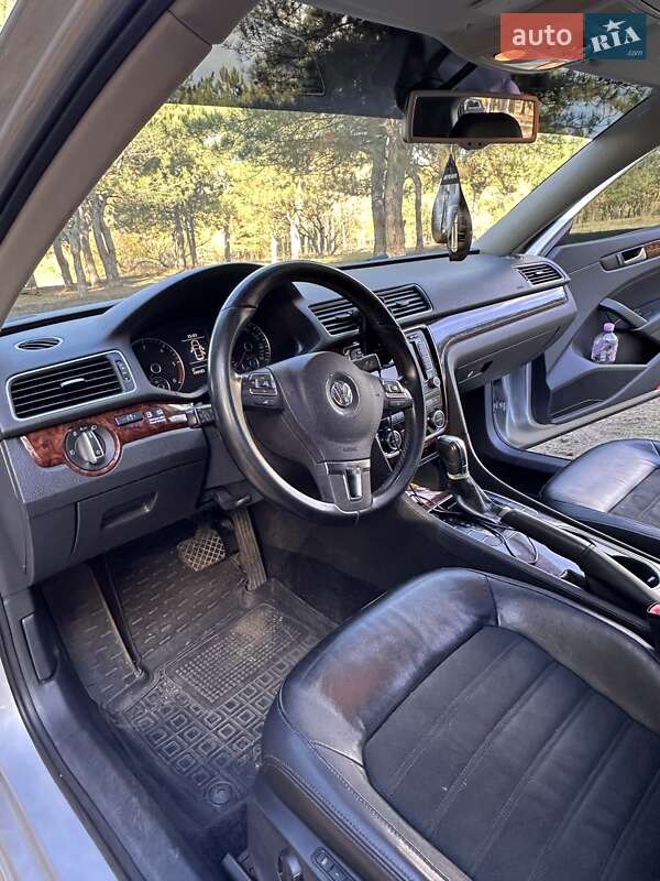 Седан Volkswagen Passat 2012 в Кропивницком
