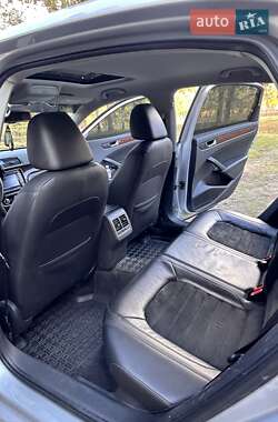 Седан Volkswagen Passat 2012 в 
