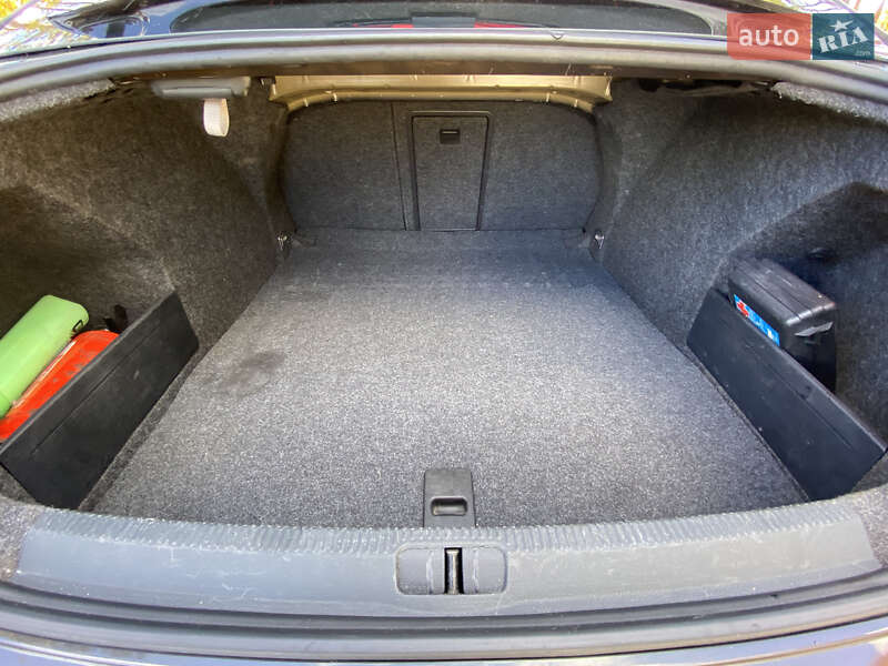 Седан Volkswagen Passat 2008 в Києві фото 44 Седан Volkswagen Passat 2008 в Києві
