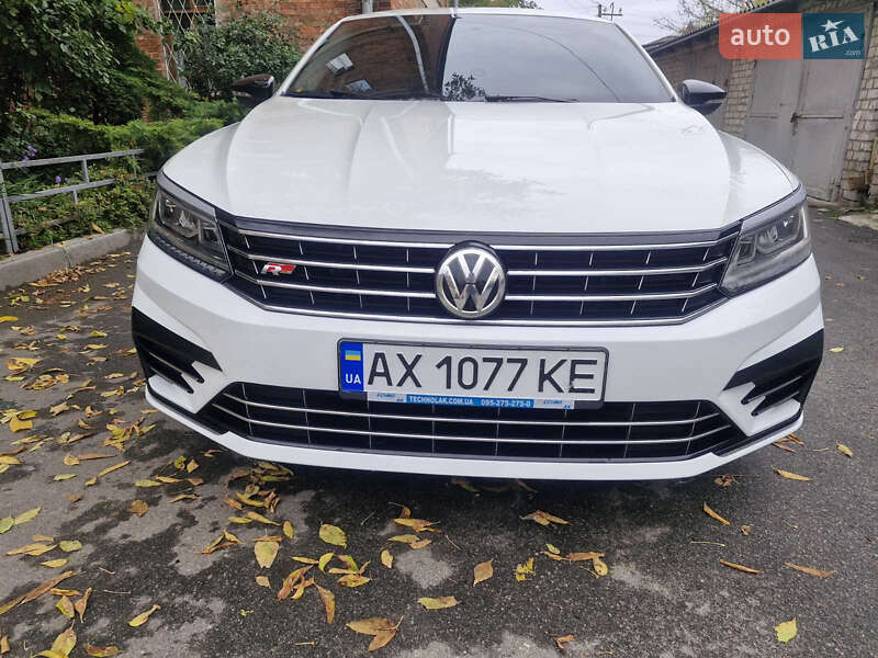 Седан Volkswagen Passat 2016 в Харькове