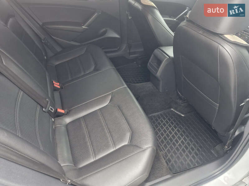 Седан Volkswagen Passat 2016 в Харькове