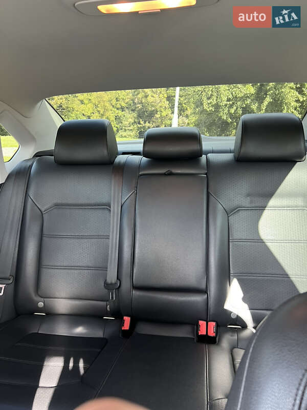 Седан Volkswagen Passat 2015 в Вінниці фото 56 Седан Volkswagen Passat 2015 в Вінниці