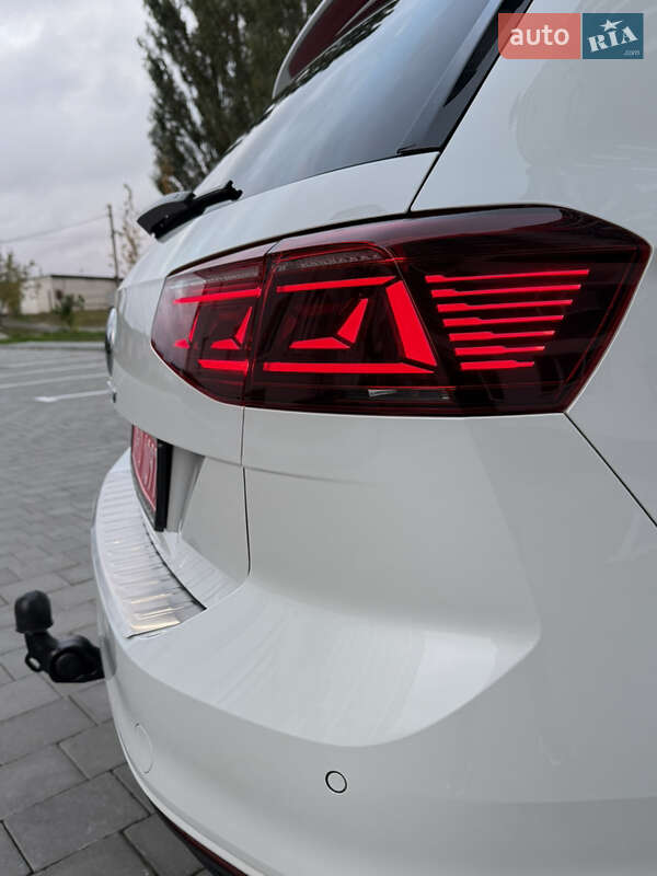 Универсал Volkswagen Passat 2022 в Вараше