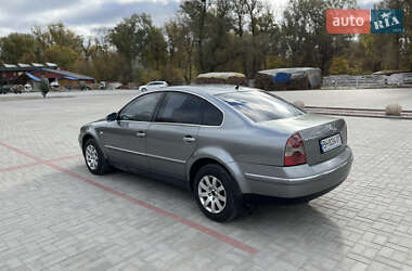 Седан Volkswagen Passat 2004 в 