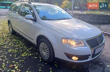 Универсал Volkswagen Passat 2010 в 