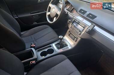 Универсал Volkswagen Passat 2010 в 