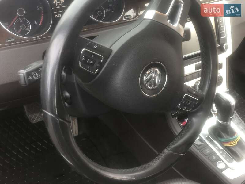 Седан Volkswagen Passat 2013 в Виннице