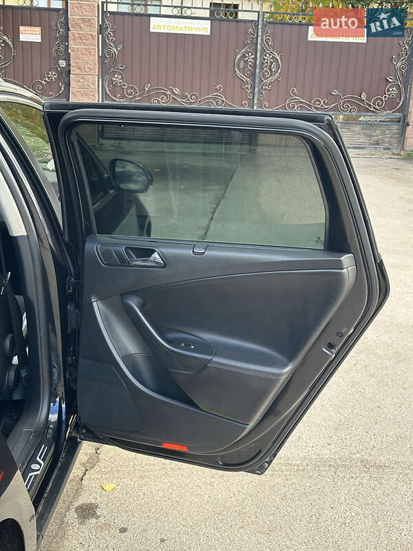 Универсал Volkswagen Passat 2006 в Ровно