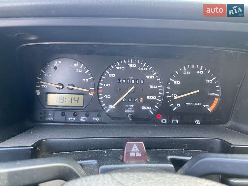 Седан Volkswagen Passat 1989 в Черновцах