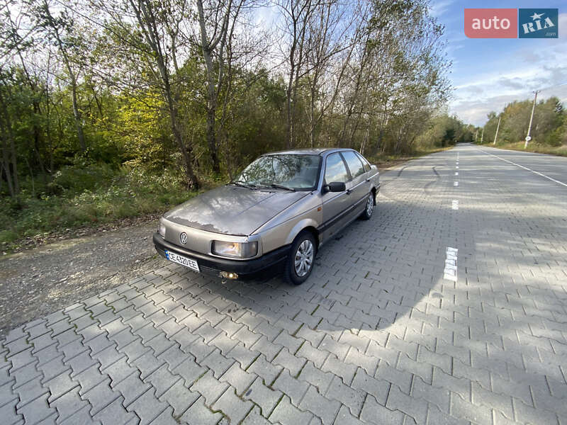 Седан Volkswagen Passat 1989 в Черновцах