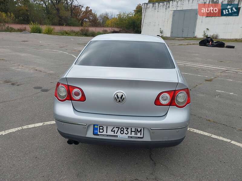 Седан Volkswagen Passat 2005 в Кременчуге