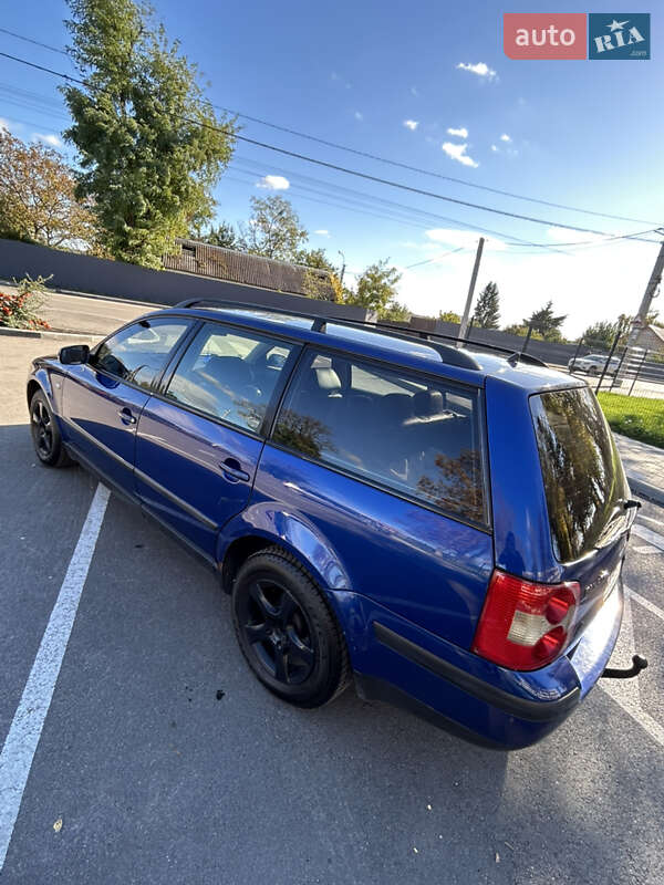 Універсал Volkswagen Passat 2001 в Бородянці