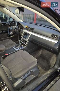 Універсал Volkswagen Passat 2009 в 