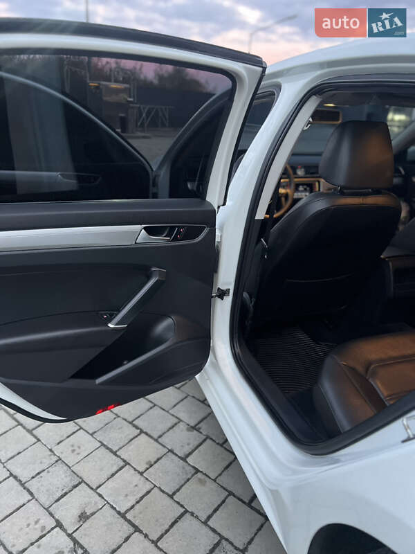 Седан Volkswagen Passat 2016 в Ивано-Франковске фото 24 Седан Volkswagen Passat 2016 в Ивано-Франковске