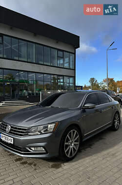 Седан Volkswagen Passat 2015 в Києві