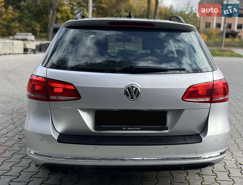 Универсал Volkswagen Passat 2011 в Дрогобыче
