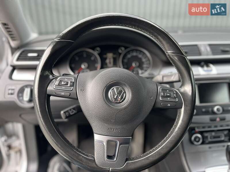 Универсал Volkswagen Passat 2011 в Дрогобыче