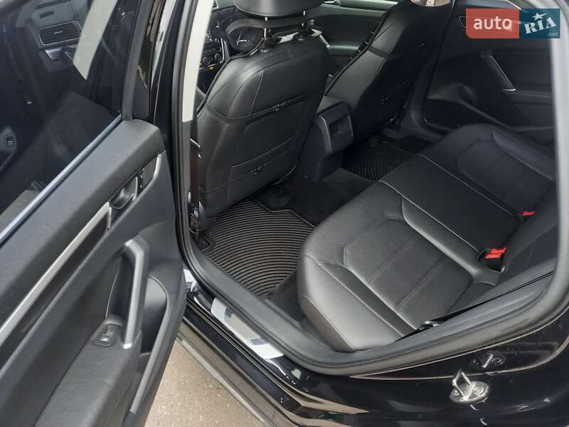 Седан Volkswagen Passat 2016 в Сумах