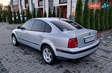Седан Volkswagen Passat 1998 в 